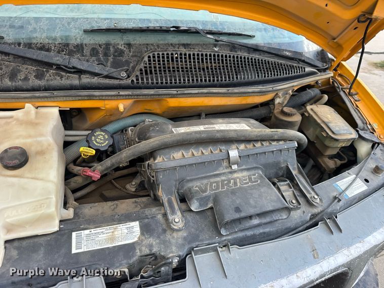 image for item DY3174 2000 Thomas Savana school bus