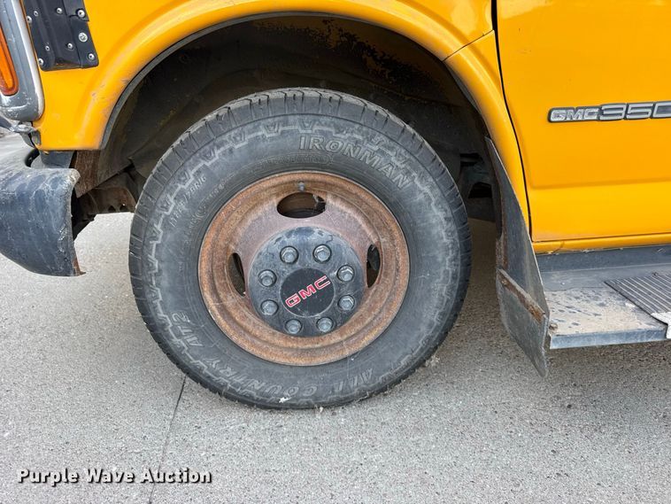 image for item DY3174 2000 Thomas Savana school bus