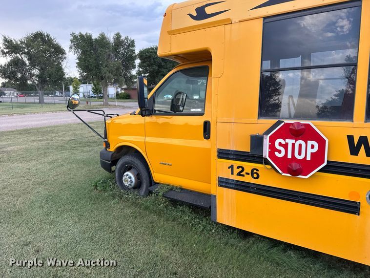 image for item DY3175 2012 Chevrolet Express G4500 school bus