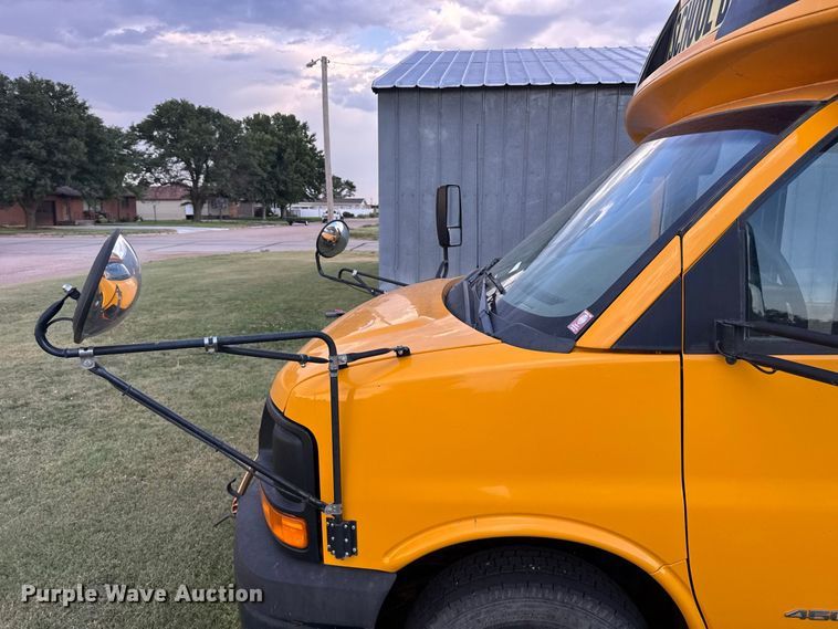 image for item DY3175 2012 Chevrolet Express G4500 school bus