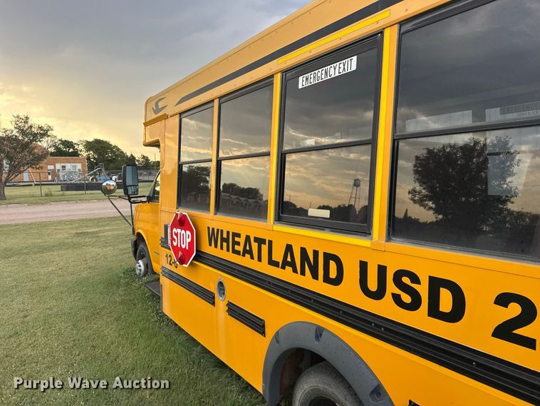 image for item DY3175 2012 Chevrolet Express G4500 school bus