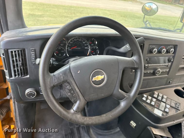 image for item DY3175 2012 Chevrolet Express G4500 school bus