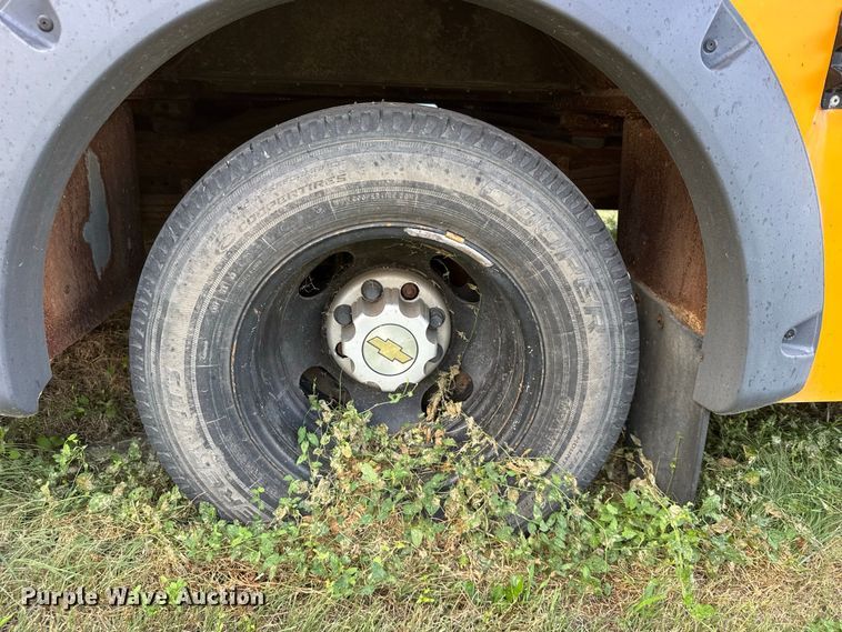 image for item DY3175 2012 Chevrolet Express G4500 school bus