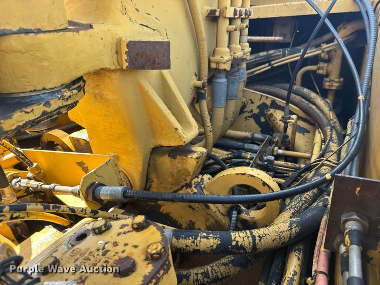 image for item DY3181 1981 Caterpillar 613B elevating scraper