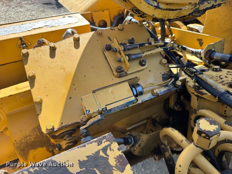 image for item DY3181 1981 Caterpillar 613B elevating scraper