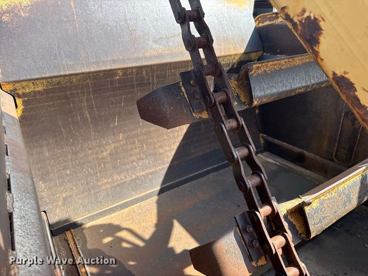 image for item DY3181 1981 Caterpillar 613B elevating scraper
