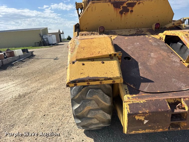 image for item DY3181 1981 Caterpillar 613B elevating scraper