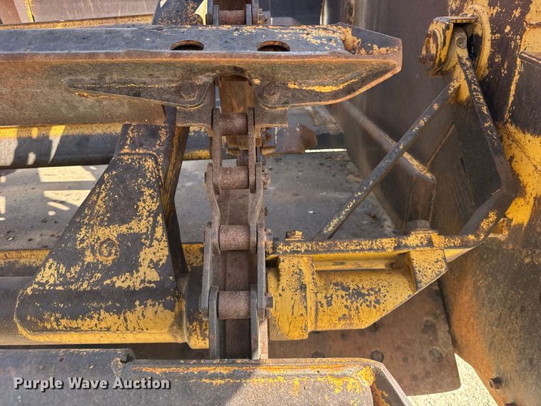 image for item DY3181 1981 Caterpillar 613B elevating scraper