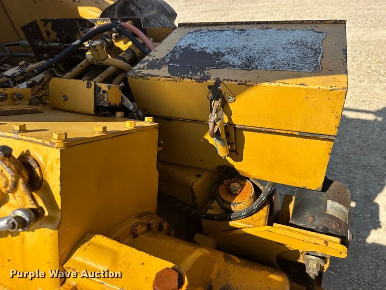 image for item DY3181 1981 Caterpillar 613B elevating scraper