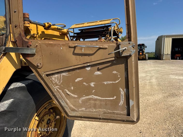image for item DY3181 1981 Caterpillar 613B elevating scraper
