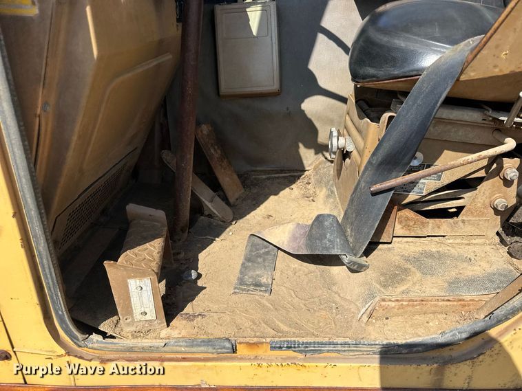 image for item DY3181 1981 Caterpillar 613B elevating scraper