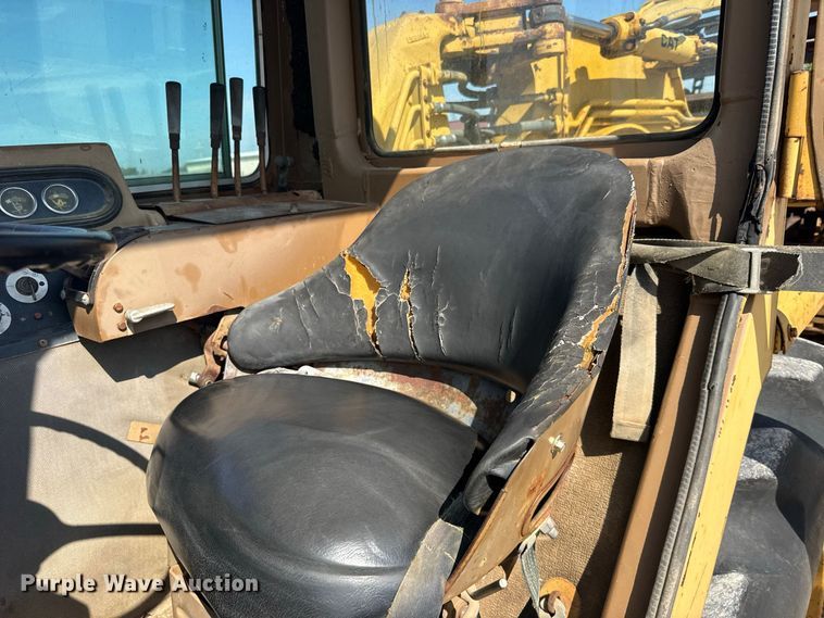 image for item DY3181 1981 Caterpillar 613B elevating scraper