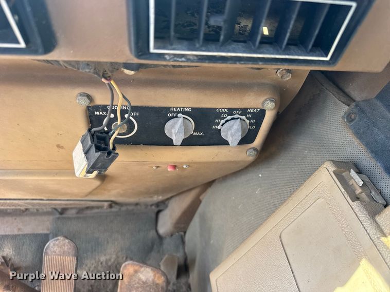 image for item DY3181 1981 Caterpillar 613B elevating scraper