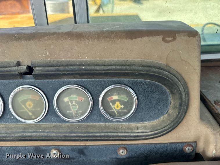 image for item DY3181 1981 Caterpillar 613B elevating scraper