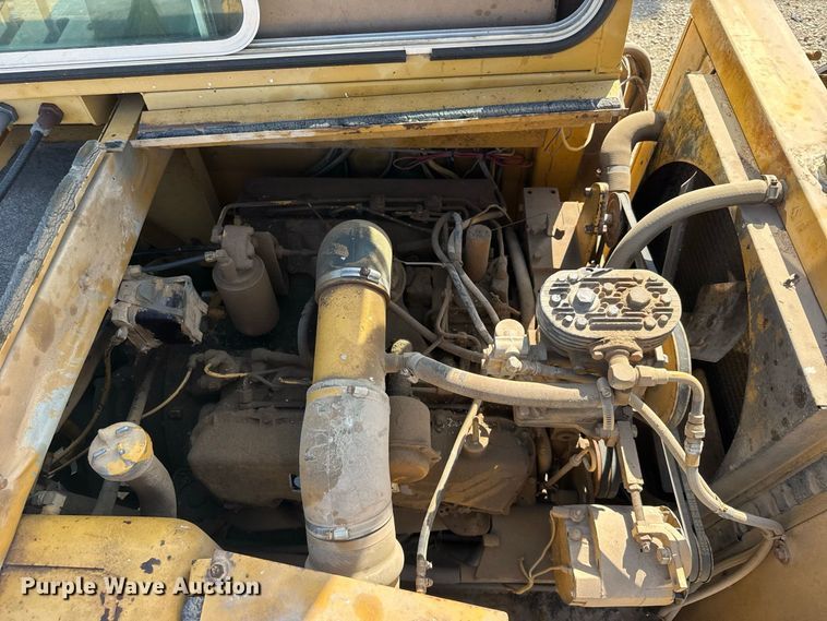 image for item DY3181 1981 Caterpillar 613B elevating scraper