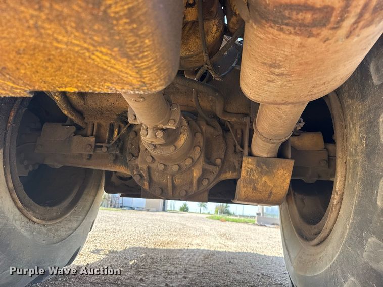 image for item DY3181 1981 Caterpillar 613B elevating scraper