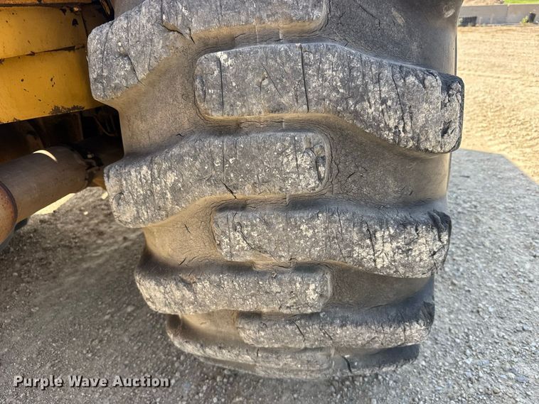 image for item DY3181 1981 Caterpillar 613B elevating scraper