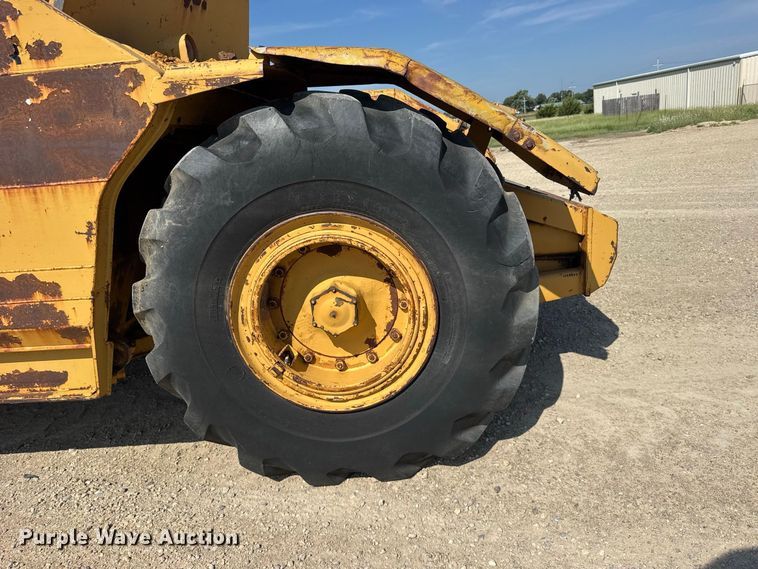 image for item DY3181 1981 Caterpillar 613B elevating scraper