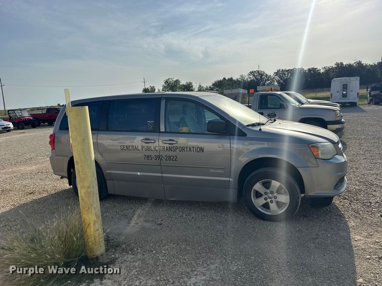 image for item DY3182 2013 Dodge Grand Caravan van