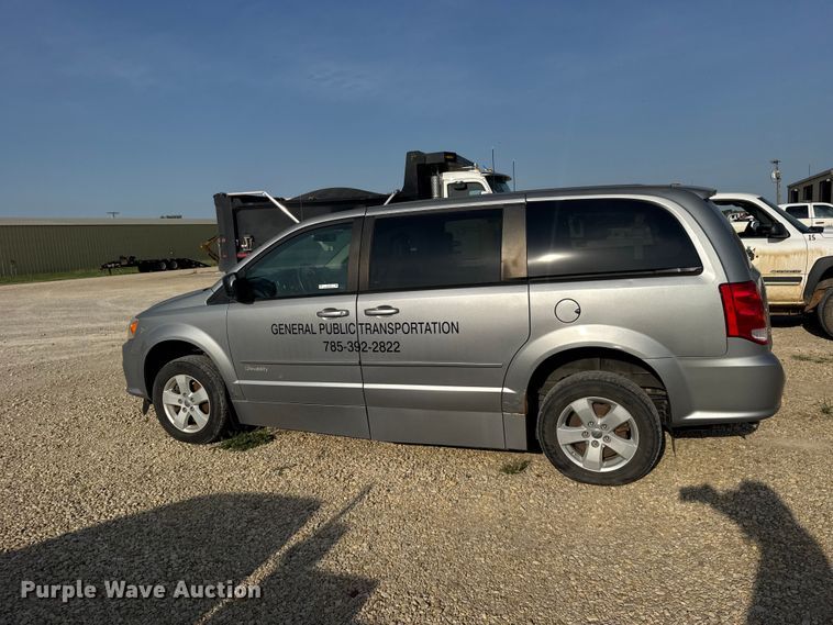 image for item DY3182 2013 Dodge Grand Caravan van