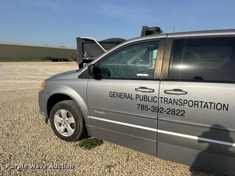 image for item DY3182 2013 Dodge Grand Caravan van