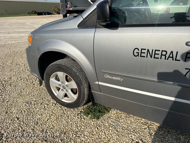 image for item DY3182 2013 Dodge Grand Caravan van