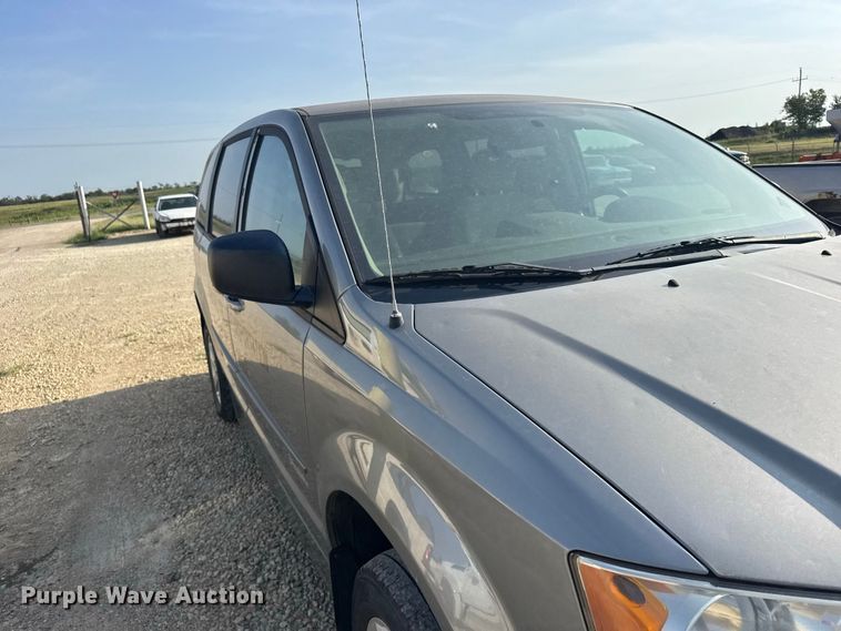 image for item DY3182 2013 Dodge Grand Caravan van