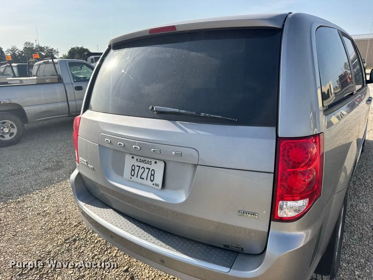 image for item DY3182 2013 Dodge Grand Caravan van