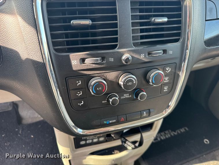 image for item DY3182 2013 Dodge Grand Caravan van