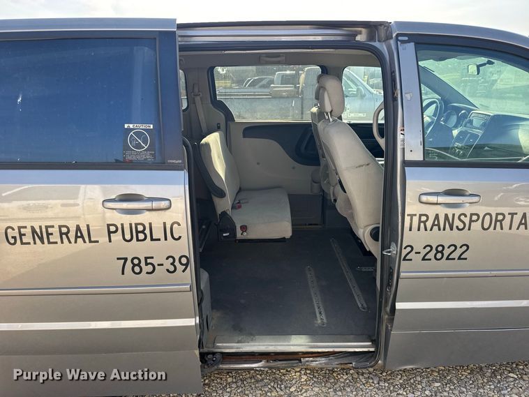 image for item DY3182 2013 Dodge Grand Caravan van