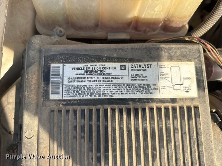 image for item DY3183 2006 Chevrolet Silverado 1500 pickup truck