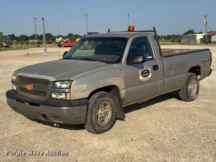 2004 Chevrolet Silverado 1500 pickup truck