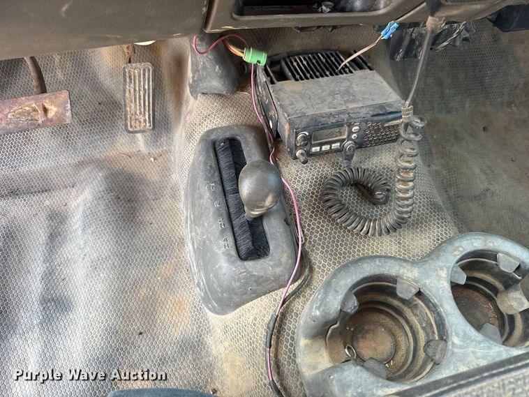 image for item DY3184 2004 Chevrolet Silverado 1500 pickup truck