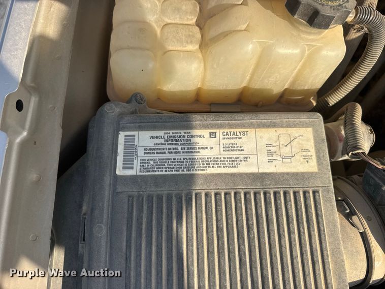 image for item DY3184 2004 Chevrolet Silverado 1500 pickup truck