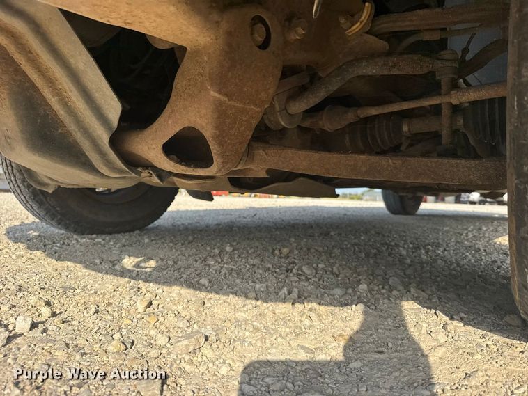 image for item DY3184 2004 Chevrolet Silverado 1500 pickup truck