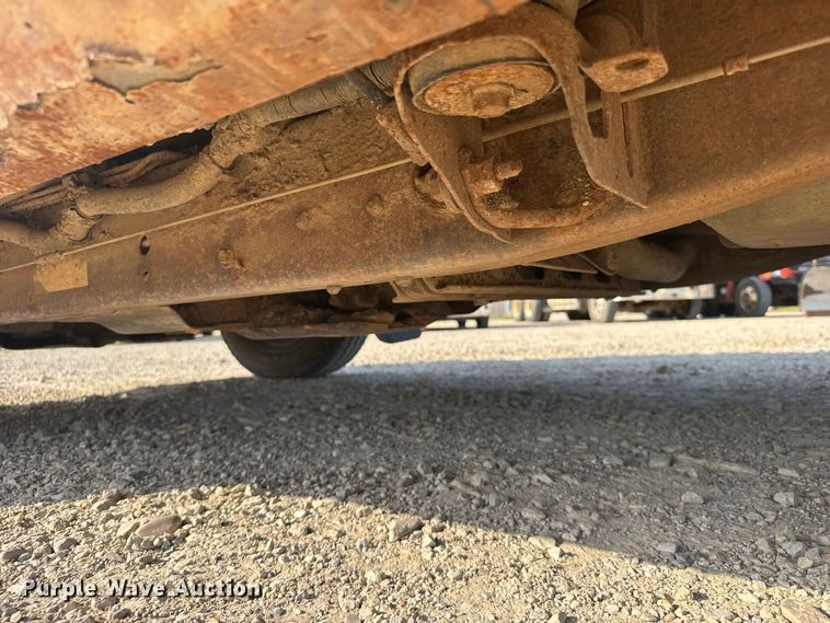 image for item DY3184 2004 Chevrolet Silverado 1500 pickup truck