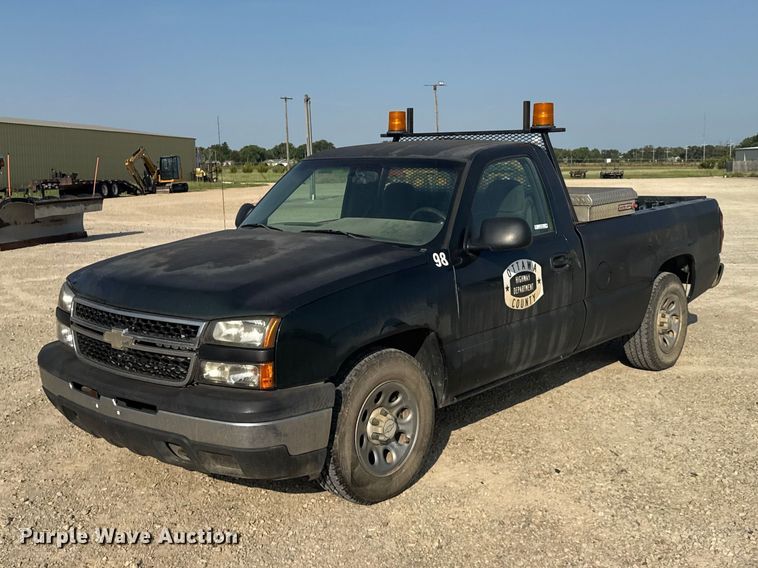 2006 Chevrolet Silverado 1500 pickup truck