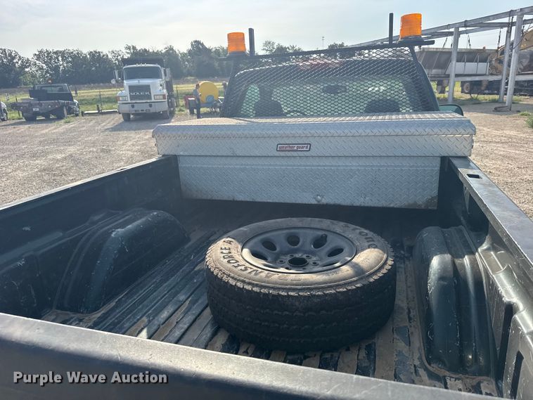 image for item DY3185 2006 Chevrolet Silverado 1500 pickup truck