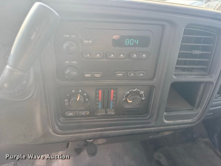 image for item DY3185 2006 Chevrolet Silverado 1500 pickup truck