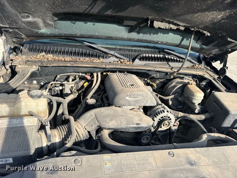 image for item DY3185 2006 Chevrolet Silverado 1500 pickup truck