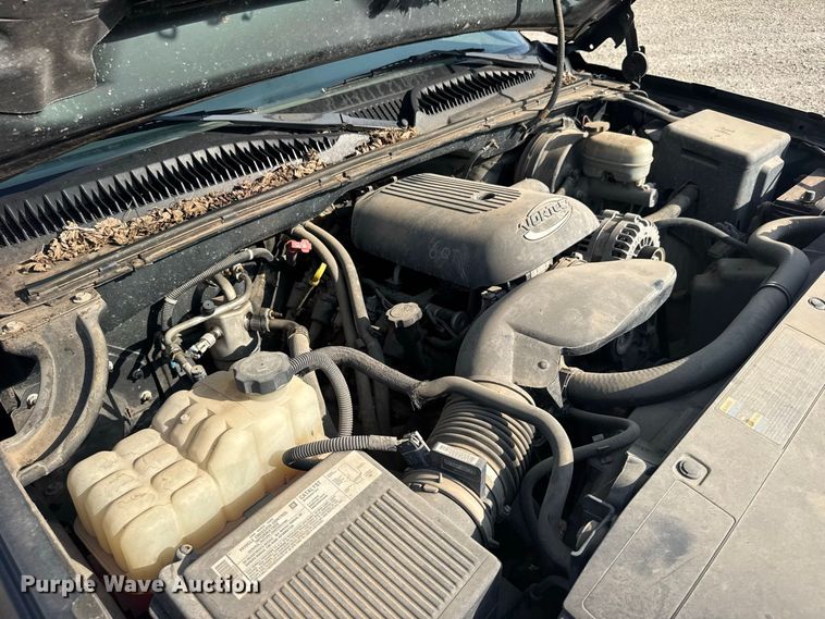 image for item DY3185 2006 Chevrolet Silverado 1500 pickup truck