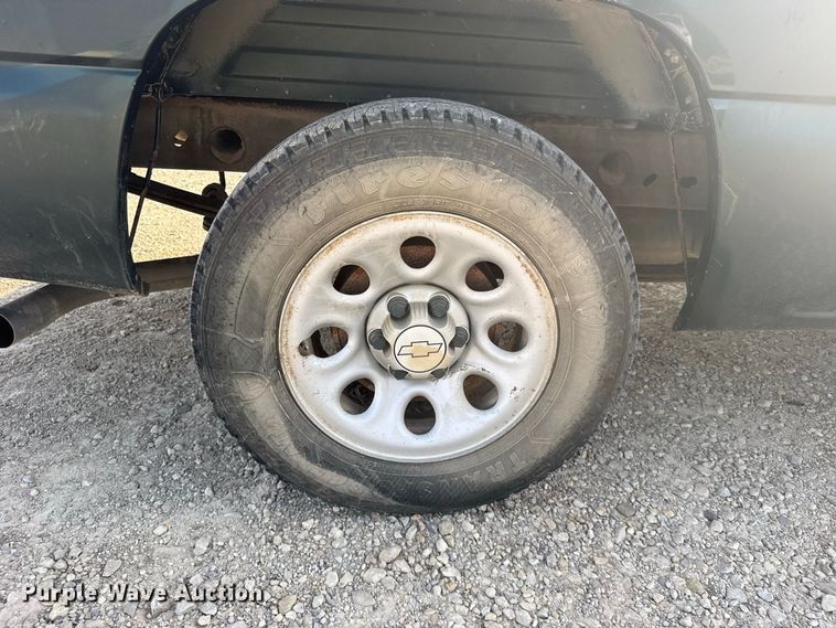 image for item DY3185 2006 Chevrolet Silverado 1500 pickup truck