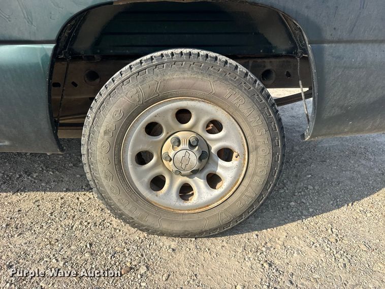 image for item DY3185 2006 Chevrolet Silverado 1500 pickup truck