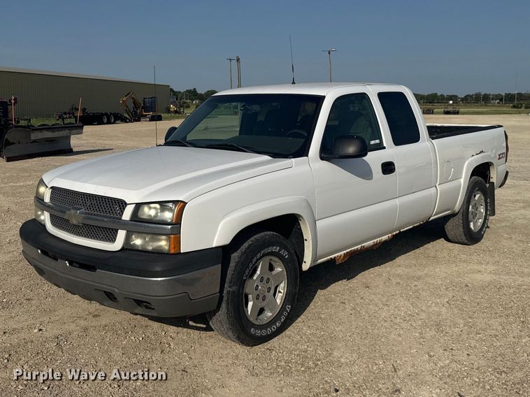 2005 Chevrolet Silverado 1500 Ext. Cab pickup truck