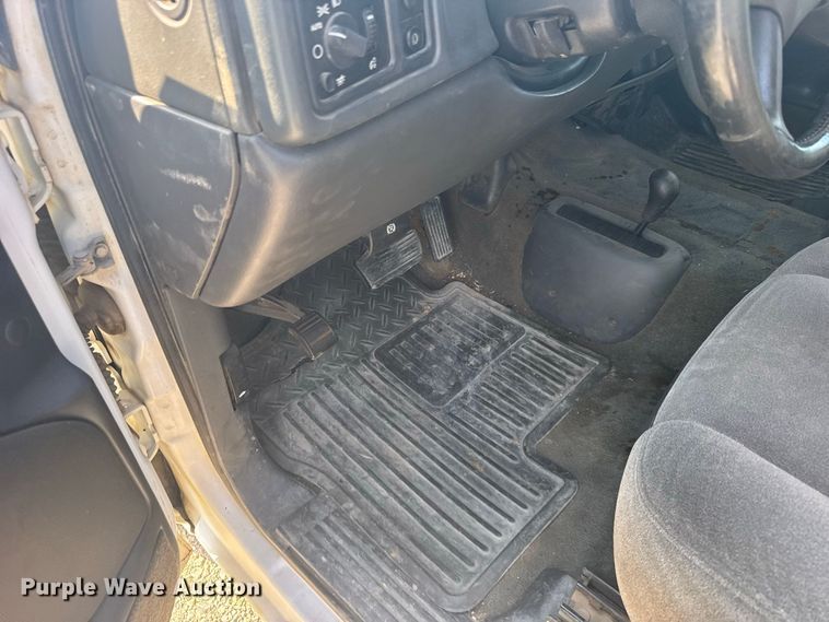 image for item DY3186 2005 Chevrolet Silverado 1500 Ext. Cab pickup truck