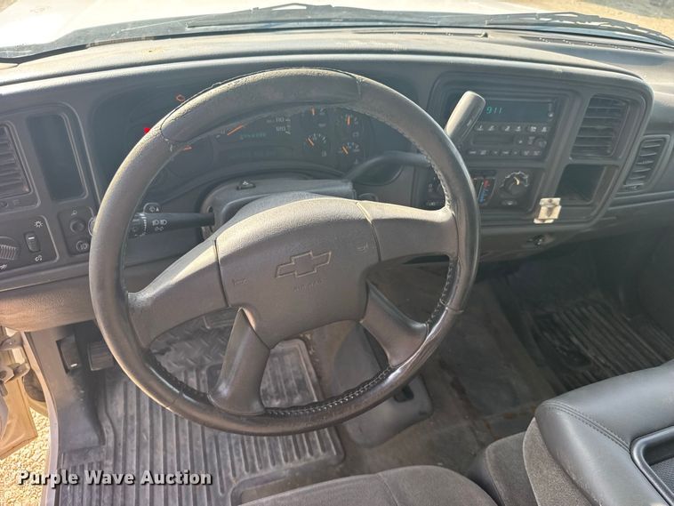 image for item DY3186 2005 Chevrolet Silverado 1500 Ext. Cab pickup truck
