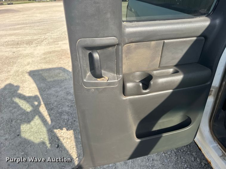 image for item DY3186 2005 Chevrolet Silverado 1500 Ext. Cab pickup truck