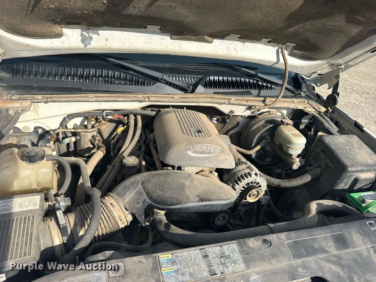 image for item DY3186 2005 Chevrolet Silverado 1500 Ext. Cab pickup truck