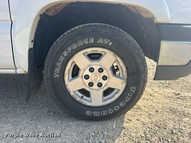 image for item DY3186 2005 Chevrolet Silverado 1500 Ext. Cab pickup truck