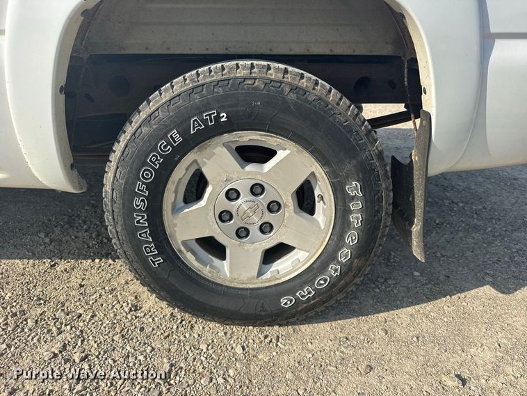 image for item DY3186 2005 Chevrolet Silverado 1500 Ext. Cab pickup truck